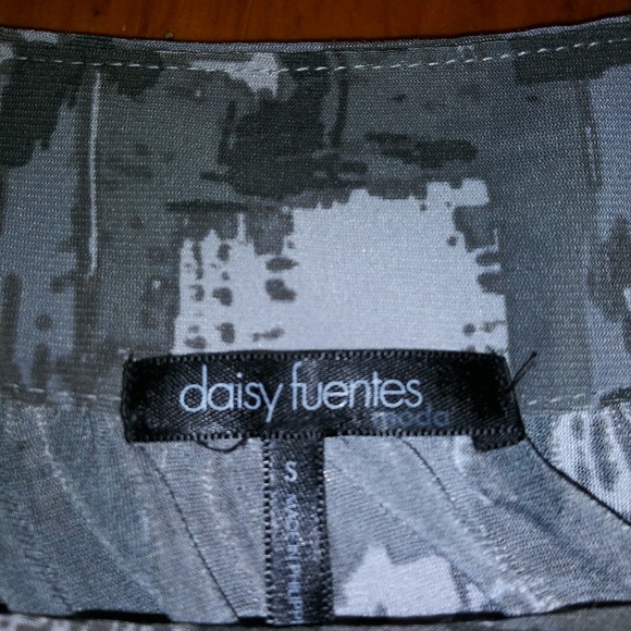 Blk/Gry/ white blouse. Lightweight - Picture 2 of 2